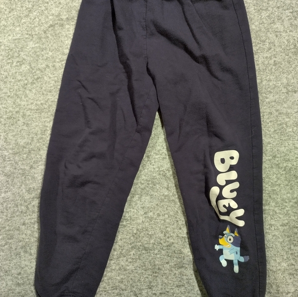 Bluey sweatsuit - Picture 3 of 5